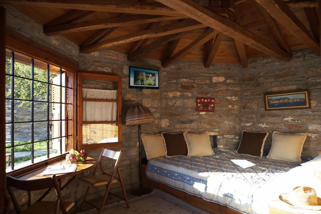 Hotel Archontiko Stathopoulou Agios Georgios Nilias Pokój zdjęcie